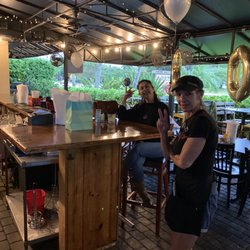Luv'n Oven Ale House - Lots of friendly staff!