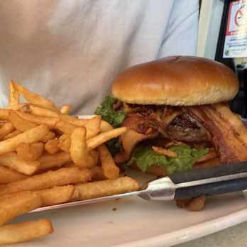 Tryst Cafe PHX - BBQ Bacon Burger Dinner - Beer, Wine & Spirits Near Me - Phoenix, Arizona