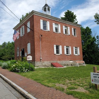 Maine Art Gallery - Building is included in the National Register of Historic Buildings - Art Galleries Near Me - Wiscasset, Maine Maine Art Gallery - Building is included in the National Register of Historic Buildings - Art Galleries Near Me - Wiscasset, Maine