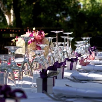 Bella Fiore - head table florals - Florists Near Me Bella Fiore - head table florals - Florists Near Me