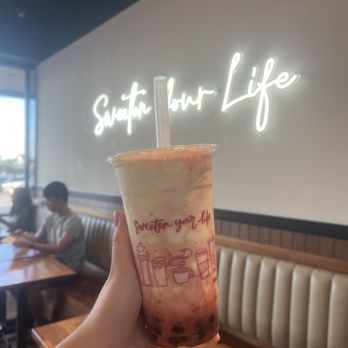 85°C Bakery Cafe-San Antonio - Fresh Strawberry Milk Tea - Bakeries Near Me - San Antonio, Texas 85°C Bakery Cafe-San Antonio - Fresh Strawberry Milk Tea - Bakeries Near Me - San Antonio, Texas