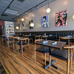 Lucha Tigre - Inside. Dining room.