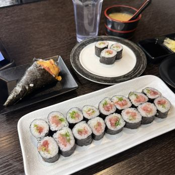 Kaiten Zushi - Sushi Bars Near Me - New York, New York Kaiten Zushi - Sushi Bars Near Me - New York, New York