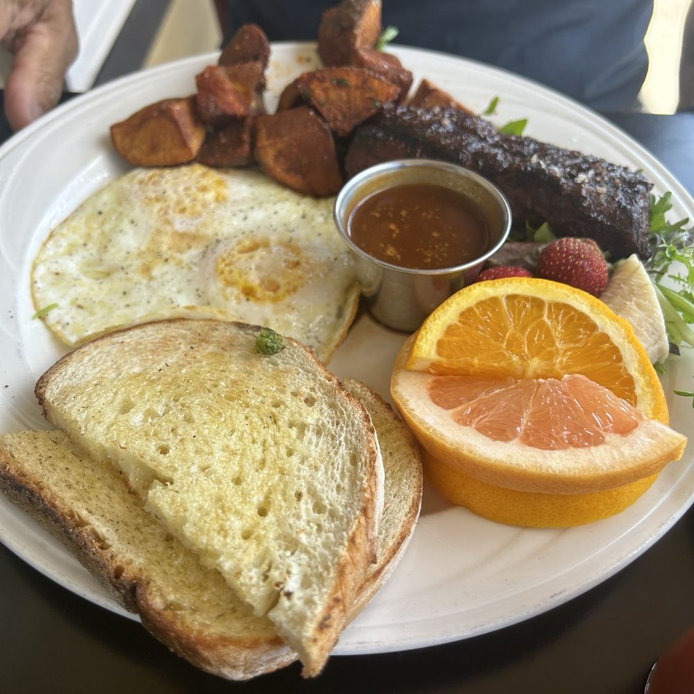 Newbergundian Bistro - Steak and eggs - Wine Bars Near Me - Newberg, Oregon