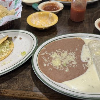 Mojitos Mexican Grill - Speedy Gonzales with beans - Mexican Near Me - Raymore, Missouri
