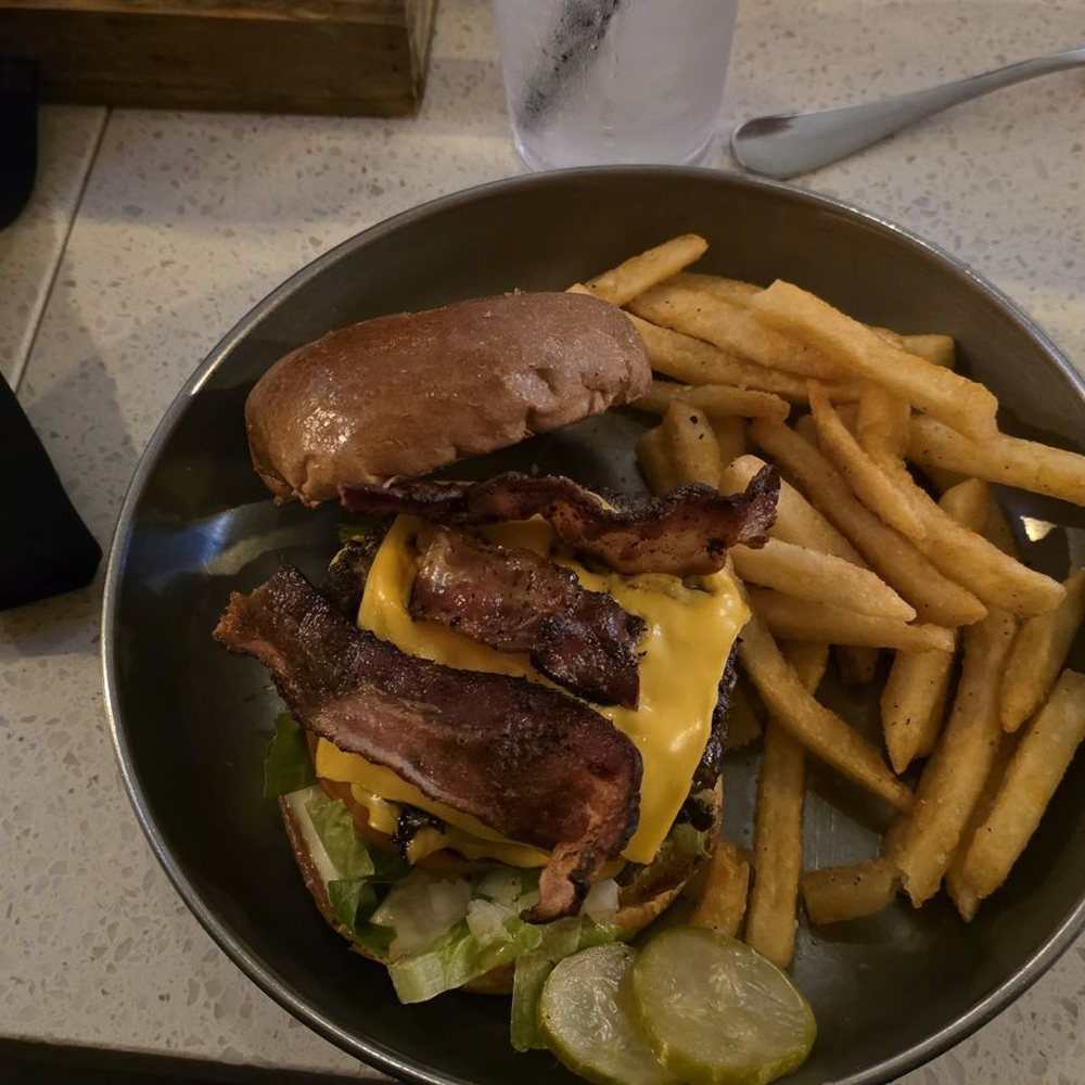 Bourbon's Kitchen - All American Burger - Bars Near Me - Middletown, Ohio