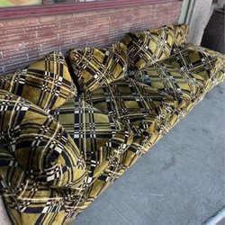 Willamina Thrift Store - Funky Vintage sofa I came for