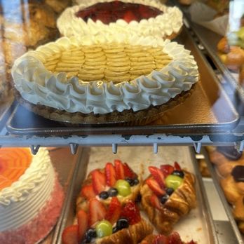 Liliha Bakery - Do I see a fresh Banana Cream and Strawberry  Pie - Bakeries Near Me - Honolulu, Hawaii