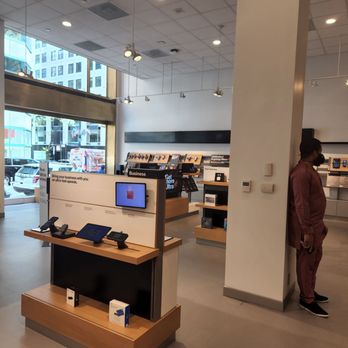 Verizon - Upgrading my Phone to 5G Model (long wait - hopefully my turn soon) - Electronics Near Me - New York, New York Verizon - Upgrading my Phone to 5G Model (long wait - hopefully my turn soon) - Electronics Near Me - New York, New York