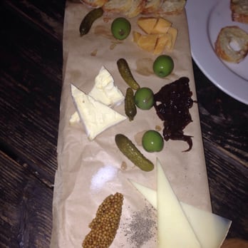 Kings Row Gastropub - Cheese plate - Gastropubs Near Me - Pasadena, California