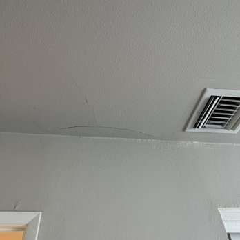 Attic Advisor - Cracks in the bedroom - Insulation Installation Near Me - Laguna Hills, California