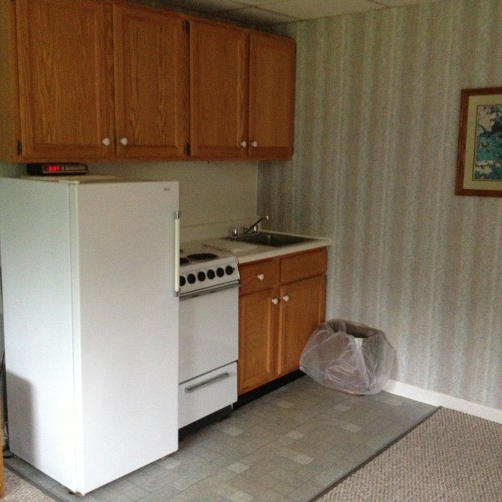 Forest Glen Inn - Little mini kitchen - Hotels Near Me - North Conway, New Hampshire
