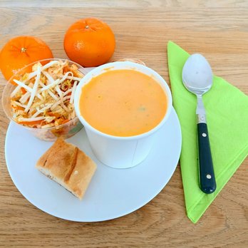 Les Jardins d'Epicure - Délicieuse soupe de carottes au coriandre. Salade "javanaise" avec poulet au saté, nouilles chinoises était correcte. Petit prix: 7,60€. - French Near Me - Paris, 75 Les Jardins d'Epicure - Délicieuse soupe de carottes au coriandre. Salade "javanaise" avec poulet au saté, nouilles chinoises était correcte. Petit prix: 7,60€. - French Near Me - Paris, 75