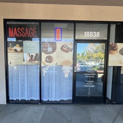 Forest Health Spa - Quiet storefront
