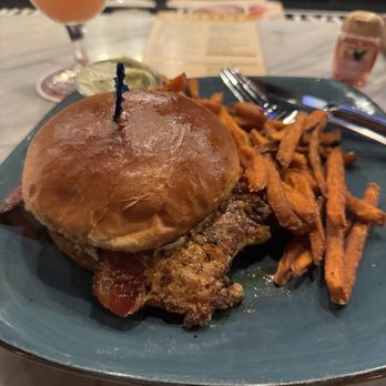Café Benelux - Belgian Near Me - Milwaukee, Wisconsin