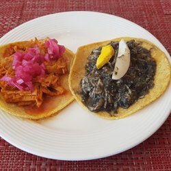 Xnipek - Tacos de Cochinita y de relleno nergo