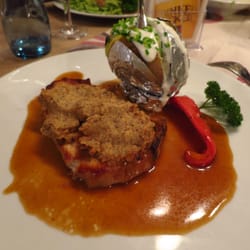 Dinkelacker-Schwaben Bräu - Pork chop with malt topping and baked potato