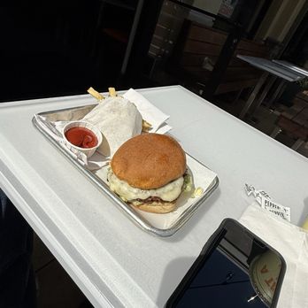 Burger Lounge - Burgers Near Me - Del Mar, California Burger Lounge - Burgers Near Me - Del Mar, California