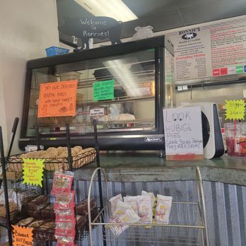 RONNIE’S BOUDIN & CRACKLIN - Updated November 2024 - 145 Photos & 128 ...