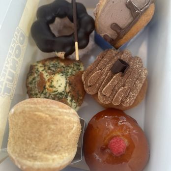 Sleepyhead Donut - Yummy assorted donuts - Donuts Near Me - Paradise, Nevada Sleepyhead Donut - Yummy assorted donuts - Donuts Near Me - Paradise, Nevada