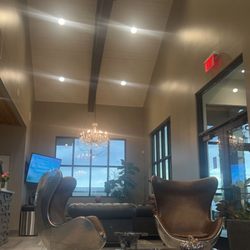 Wichita Oral Surgery - East - Beautiful waiting room