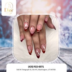 Cozy nails for chilly days, always polished and soft. A little sparkle brings warmth to winter looks.