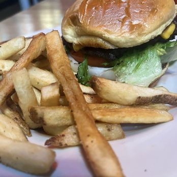 Logan's Roadhouse - Cheeseburger with fries - Steakhouses Near Me - Spanish Fort, Alabama Logan's Roadhouse - Cheeseburger with fries - Steakhouses Near Me - Spanish Fort, Alabama
