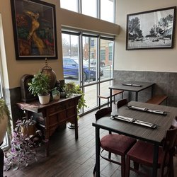 Bep Viet Restaurant - Dinning area is clean, welcoming & owners decorated it very nice.