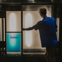 BlueCotton - Preparing screens for production