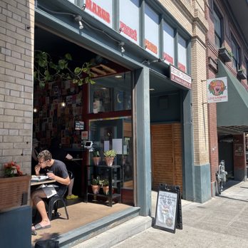 Love & Hominy - Outside - Tacos Near Me - Hood River, Oregon