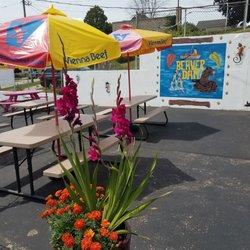 Annabelle's Ice Cream Parlor - Lots of outdoor seating.... And beautiful flower pots