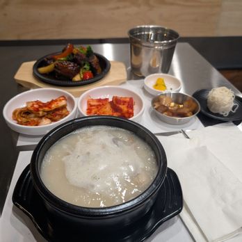 Boiler - Sullung tang and banchan - Korean Near Me - Los Angeles, California