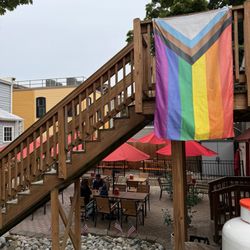 SV Pizzeria - Outdoor seating
