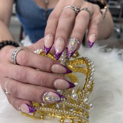 Lux Nails