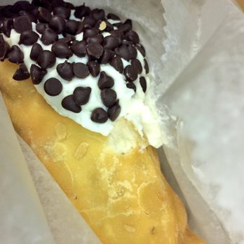 Mike's Pastry - Bakeries Near Me - Boston, Massachusetts