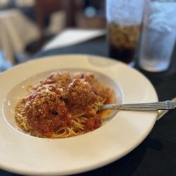Joe's Ristorante - Lunch spaghetti and meatballs