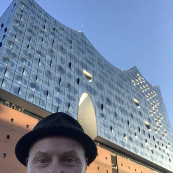 Die Hamburg-Lotsen - Hamburger Sehenswürdigkeit. Und die Elphi. - Tours Near Me - Hamburg, HH Die Hamburg-Lotsen - Hamburger Sehenswürdigkeit. Und die Elphi. - Tours Near Me - Hamburg, HH