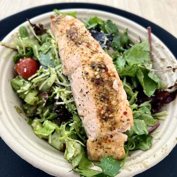 Greenbeat - Salmon salad - Salad Near Me - Orlando, Florida