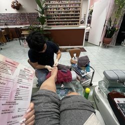New Nails and Spa - Got the Green tea pedi