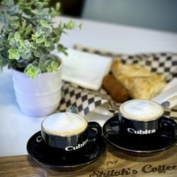 Shiloh's Coffee - Cortaditos, pastelitos y croquetas!!!