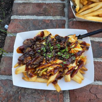The Daily Poutine - BBQ beef poutine - Poutineries Near Me - Lake Buena Vista, Florida The Daily Poutine - BBQ beef poutine - Poutineries Near Me - Lake Buena Vista, Florida
