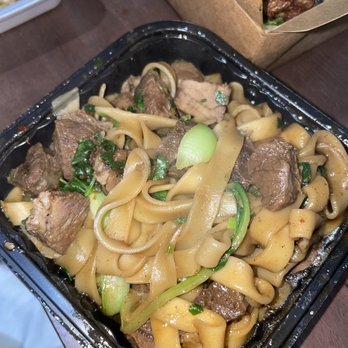Jefrox Adobo - stir fry beef noodlea - Asian Fusion Near Me - Riverside, California