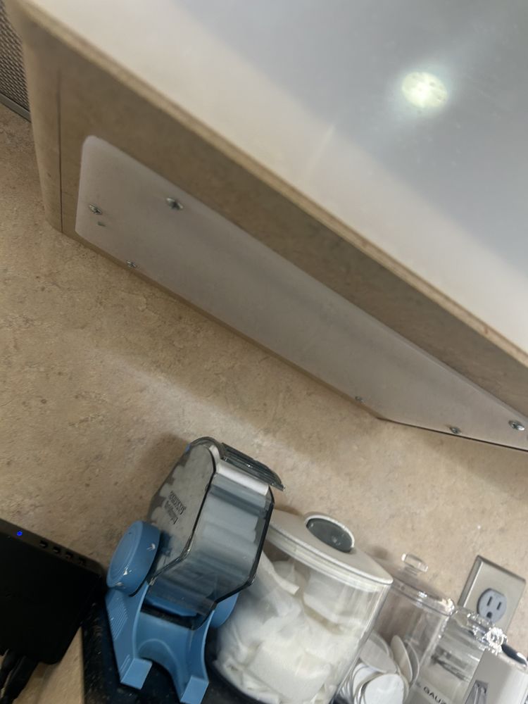 Slide of Handyman services by Abel Cruz