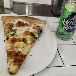 Buffalo slice and ginger ale Buffalo slice and ginger ale
