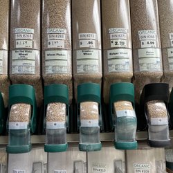 The Market Place - White wheat, red wheat, cracked wheat, wheat flakes, bulged wheat, farro, barley