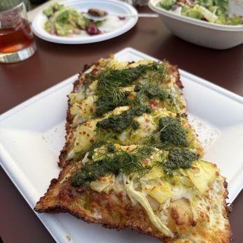 De La Nonna Big Bear - White pizza - Pizza Near Me - Big Bear Lake, California De La Nonna Big Bear - White pizza - Pizza Near Me - Big Bear Lake, California