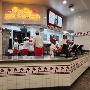 In-N-Out Burger - ows a group of people preparing food - Fast Food Near Me - Chandler, Arizona