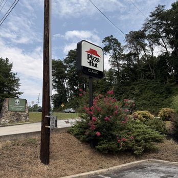 Pizza Hut - Pizza Near Me - Dahlonega, Georgia Pizza Hut - Pizza Near Me - Dahlonega, Georgia