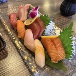 Sushi & Sashimi Combo A Sushi & Sashimi Combo A