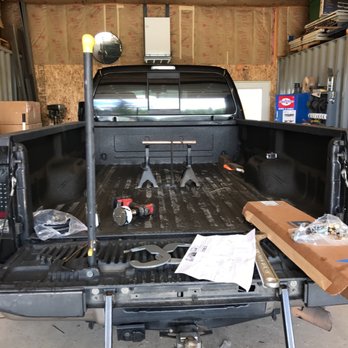 Links Trailer Sales - The guys are installing my goose neck hitch - Trailer Dealers Near Me - Lynden, Washington Links Trailer Sales - The guys are installing my goose neck hitch - Trailer Dealers Near Me - Lynden, Washington